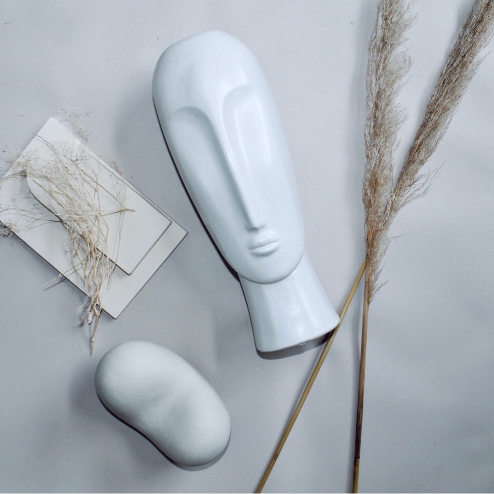 THREE HANDS CORP White Ceramic Decor